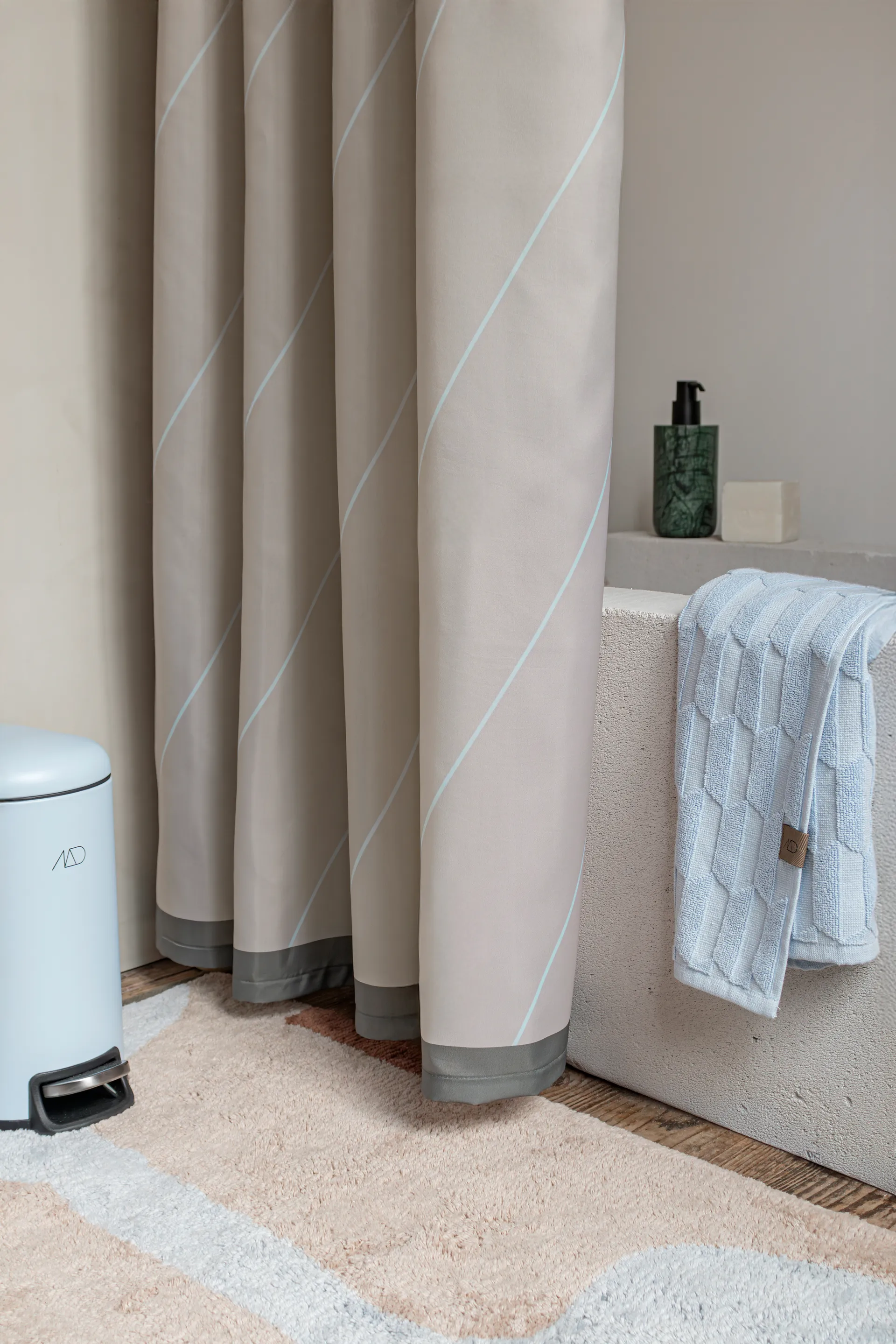 Subtle Duschvorhang 150x200 cm, Mint Mette Ditmer