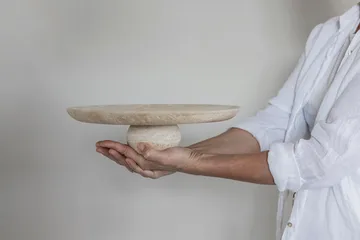 Travertin Sockel - Linen, Ø32x8,5 cm - Mette Ditmer