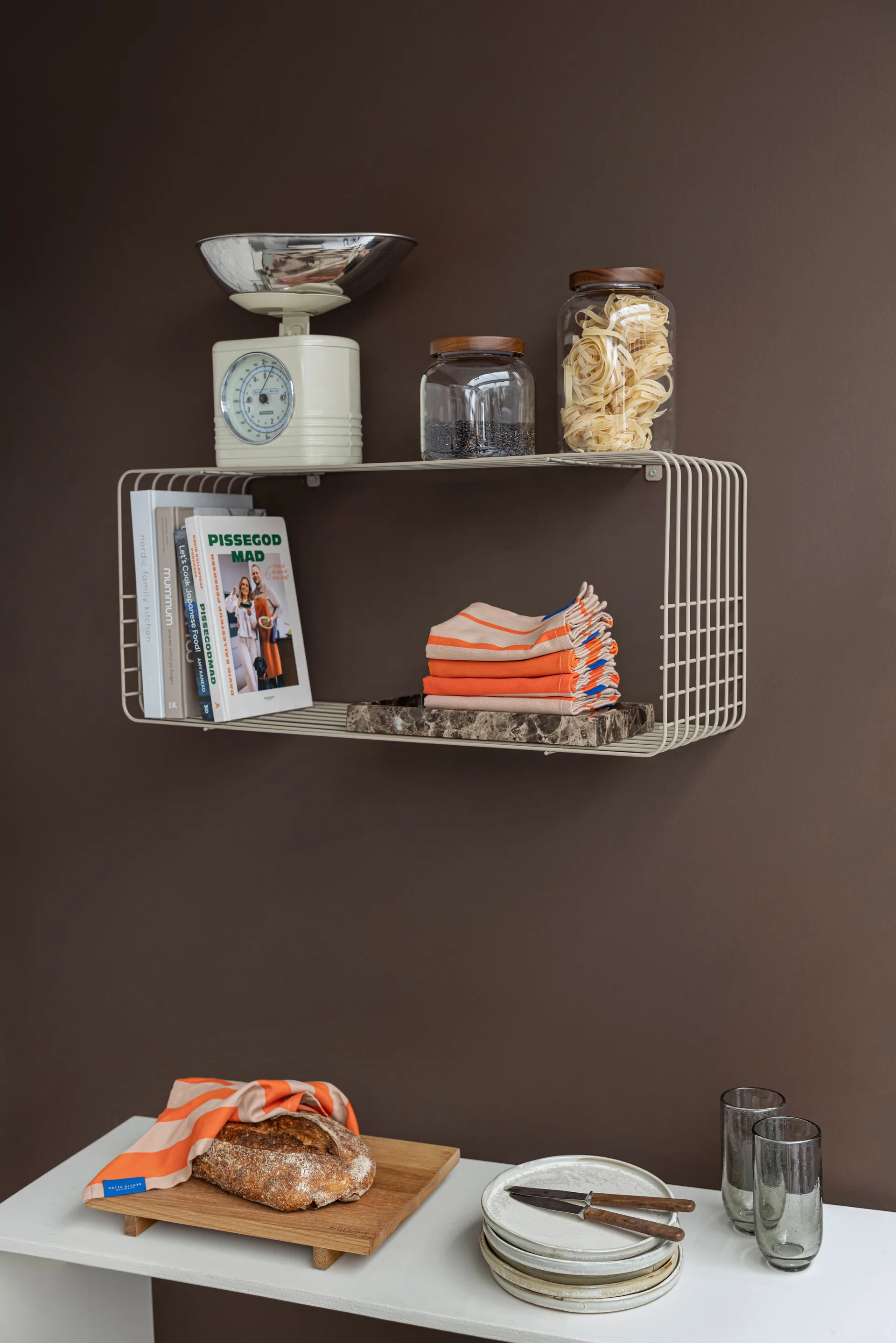 Wire Wandregal, Sand, 31x70x26 cm Mette Ditmer