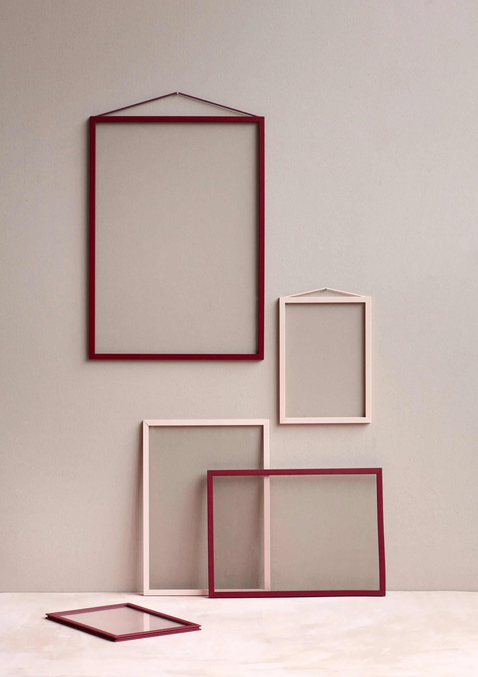 Moebe Rahmen A4 22,6 x 31,3 cm, Transparent, Red MOEBE