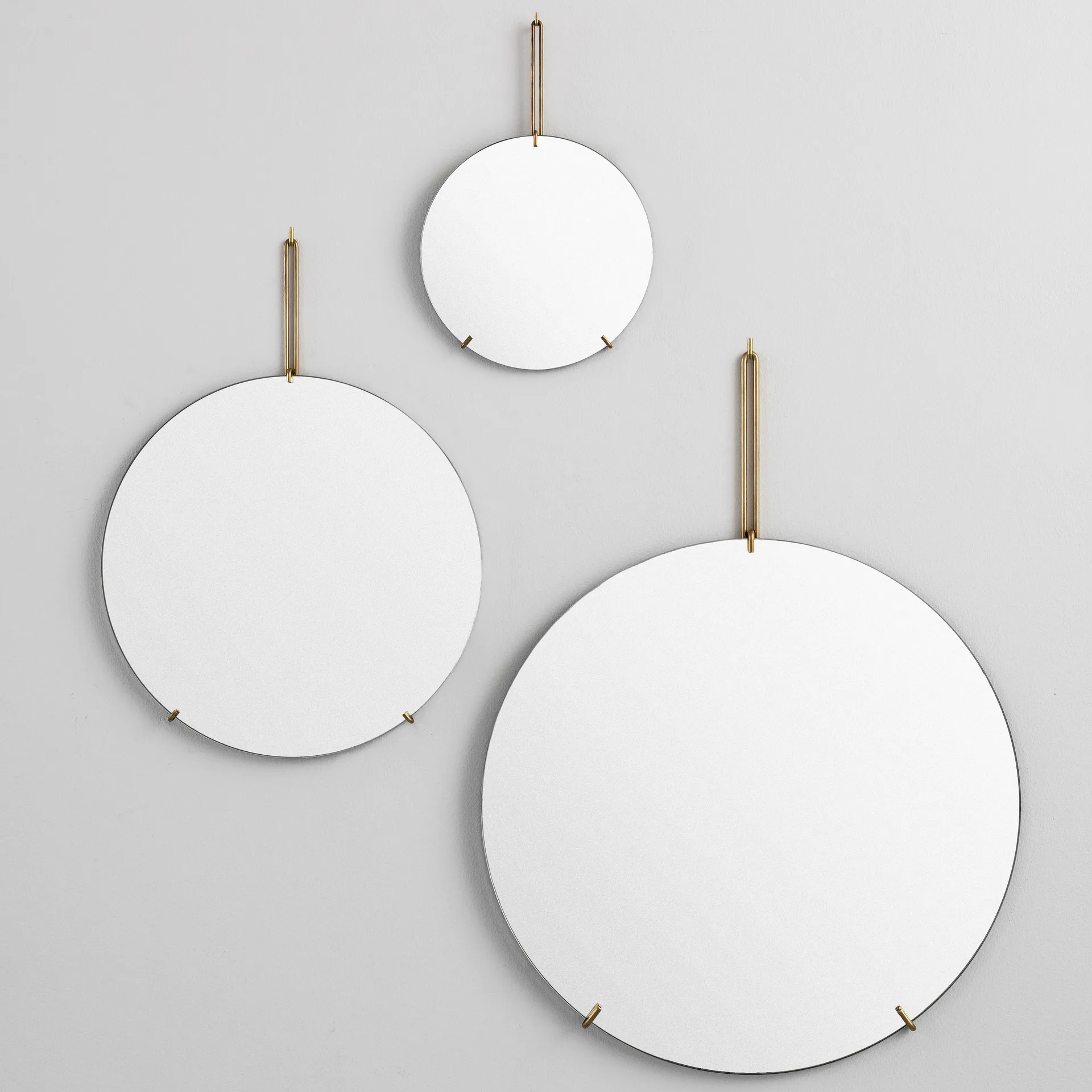 Moebe Wall mirror Ø 50cm, Messing MOEBE