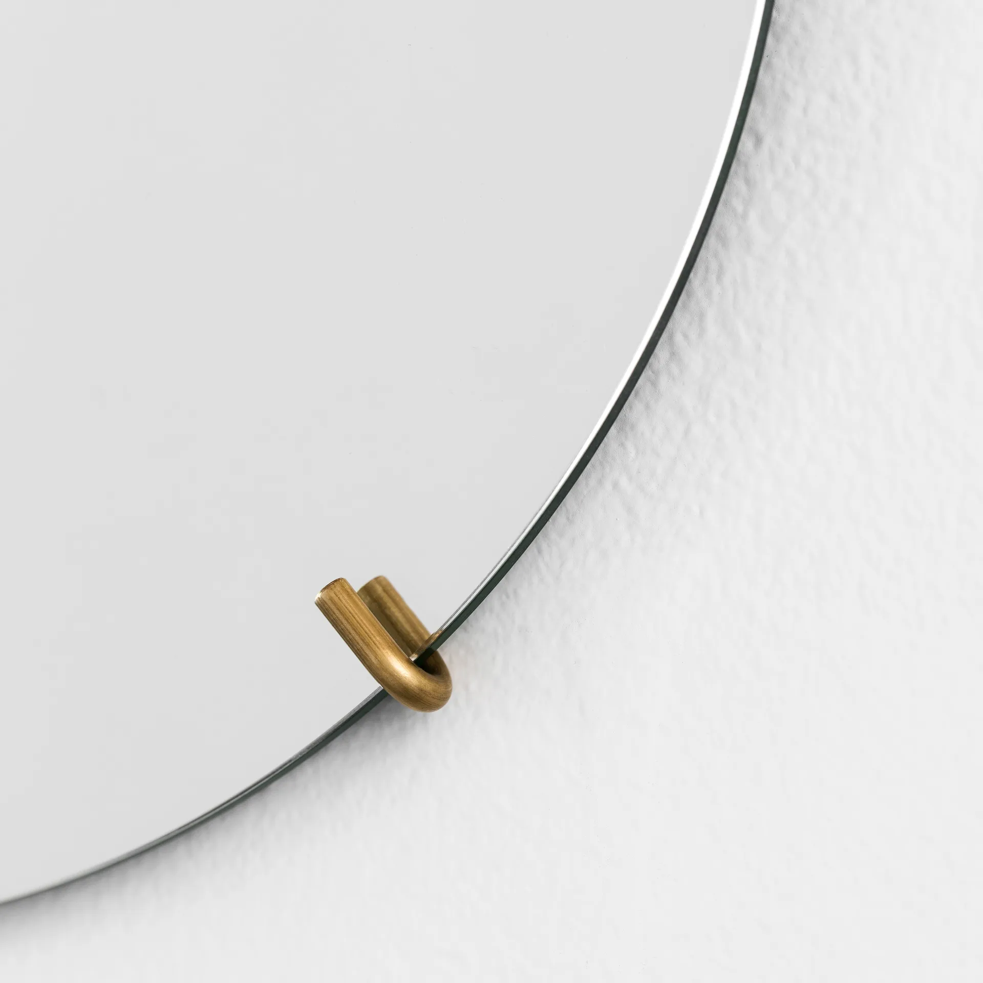 Moebe Wall mirror Ø 50cm, Messing MOEBE