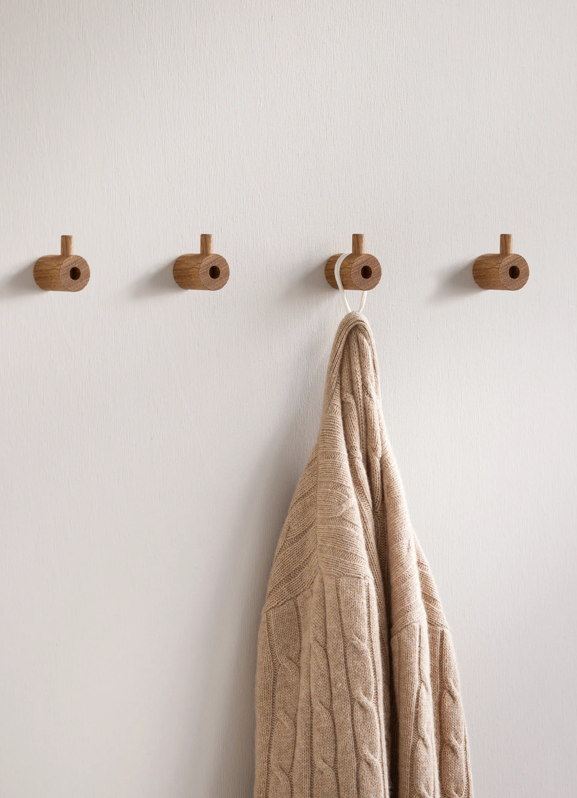 Moebe wooden wall hook Haken, Eiche MOEBE