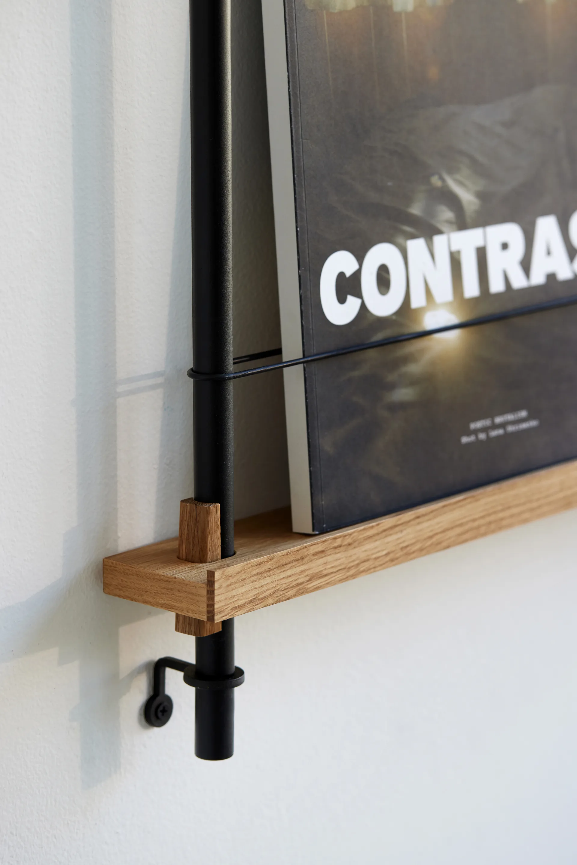 Moebe Zeitungsständer, Oak-white MOEBE