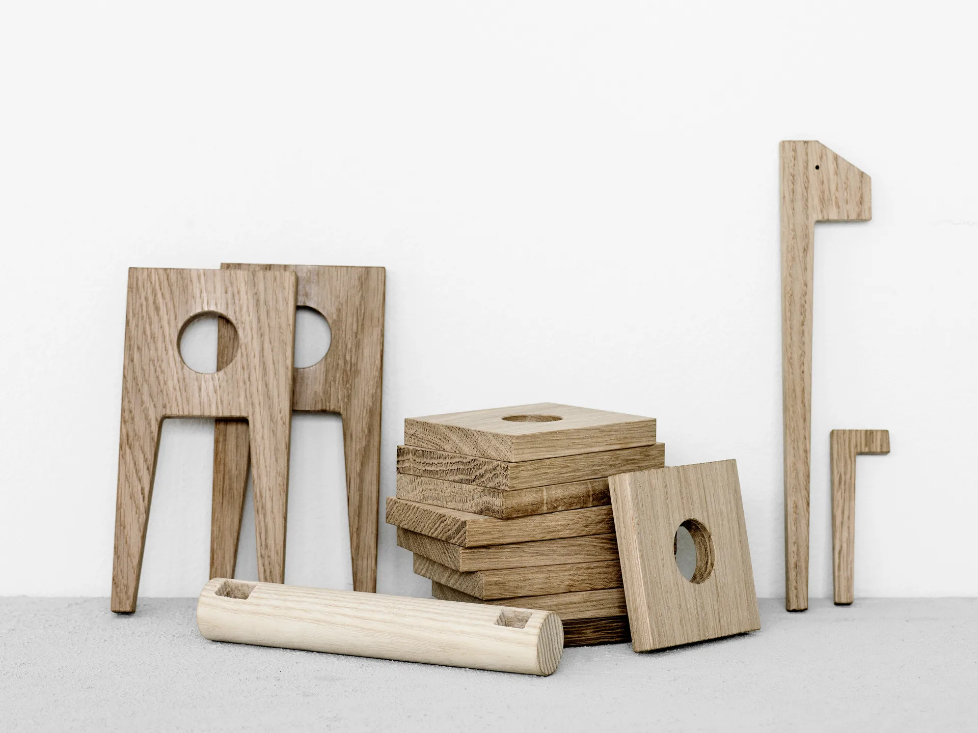 Polygrif Eichenskulptur 21 x 32 cm, Wood, Black MOEBE