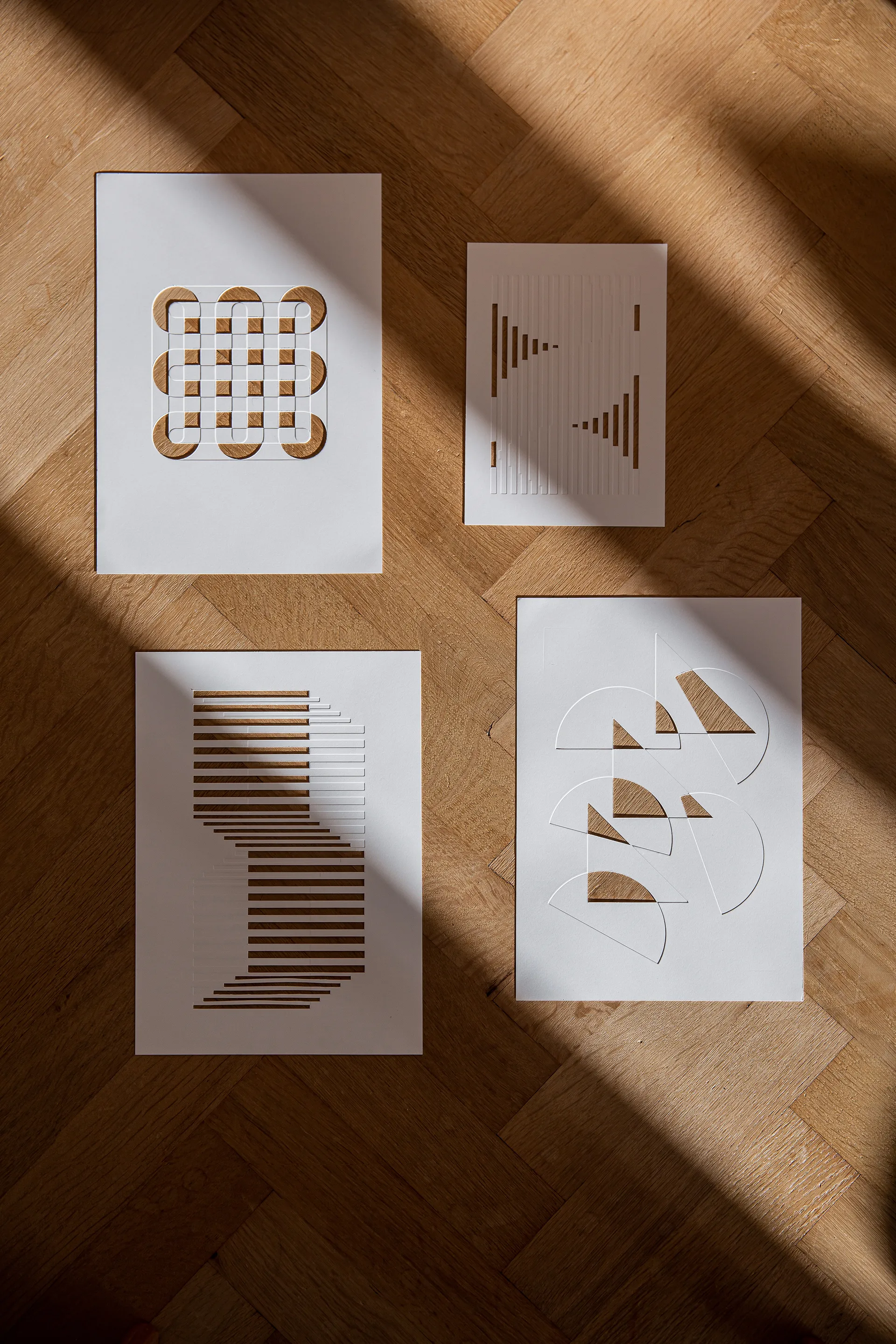 Relief Kunstwerk circles & squares 21 x 29,7 cm, Off-White MOEBE