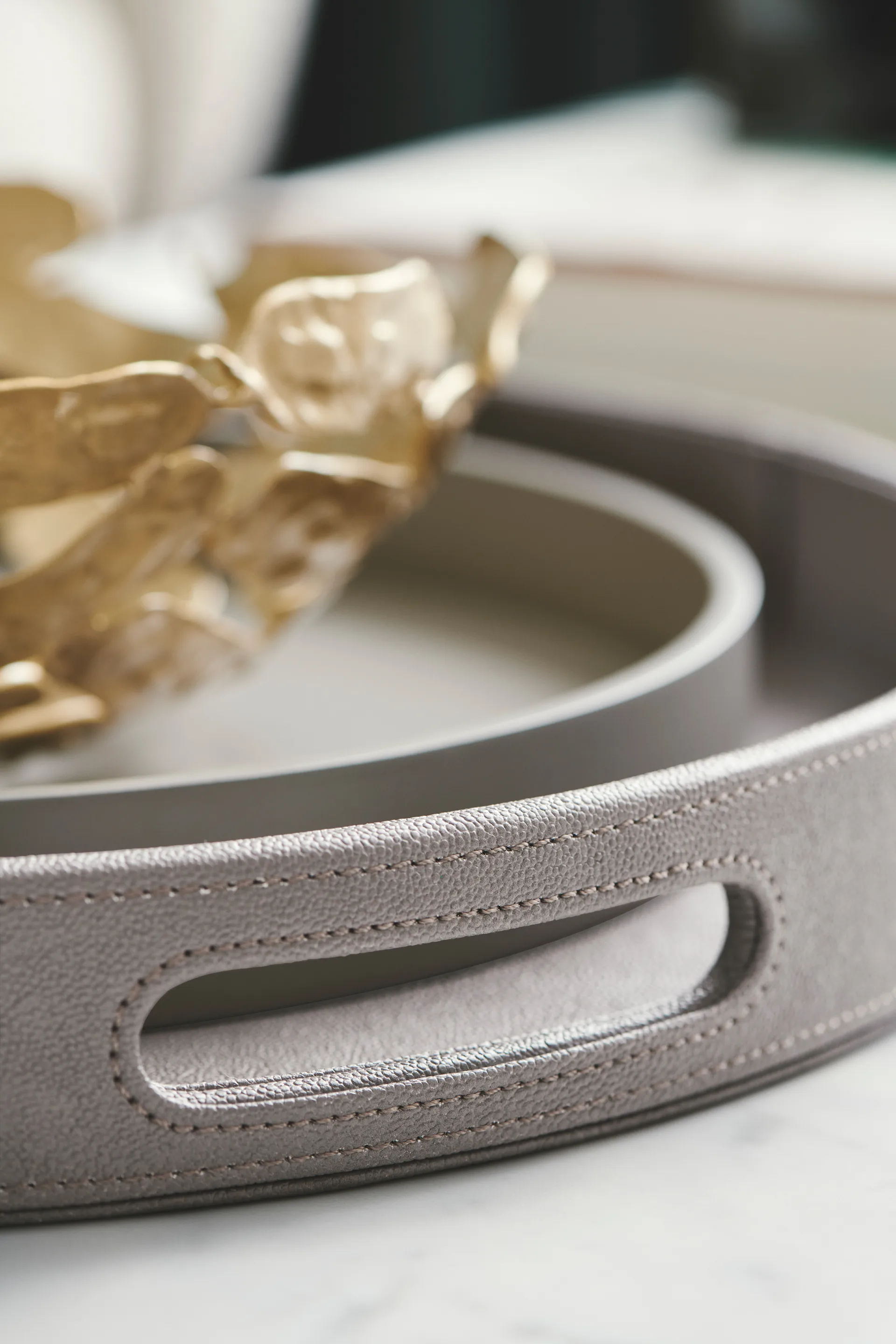 Matt lackiertes Dekotablett Ø30x4 cm, Fawn Mojoo