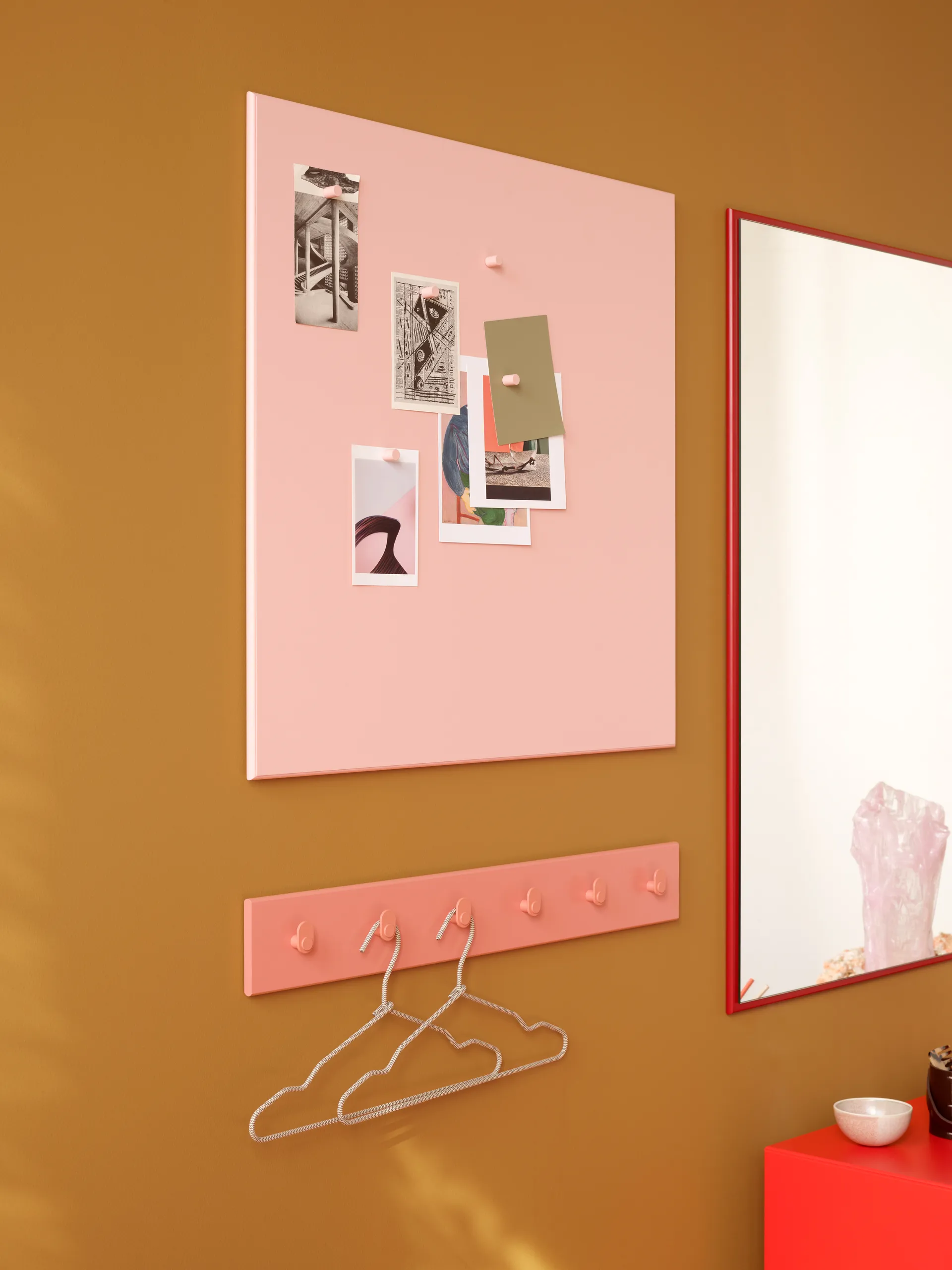 Montana noticeboard Pinnwand 69,6x69,6 cm, Ruby Montana