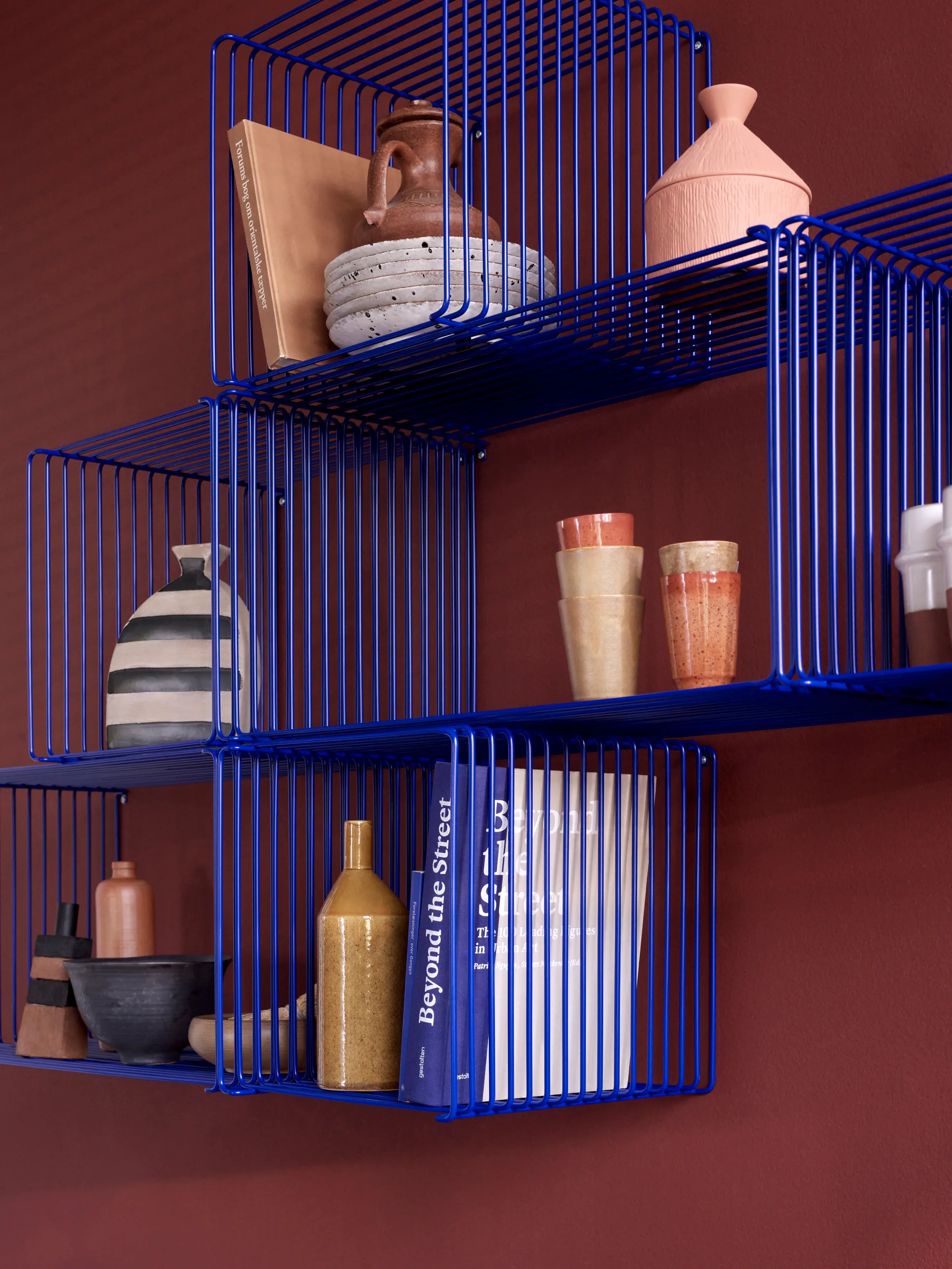 Panton Wire Extended Regal 70x34,8x34,8 cm, Monarch Montana