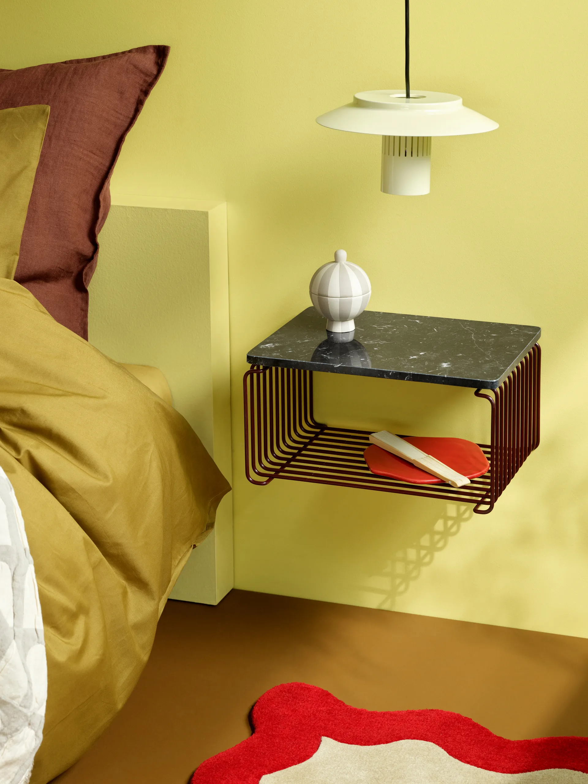 Panton Wire Half Height Regal 34,8x17,2x25,7 cm, Black red Montana