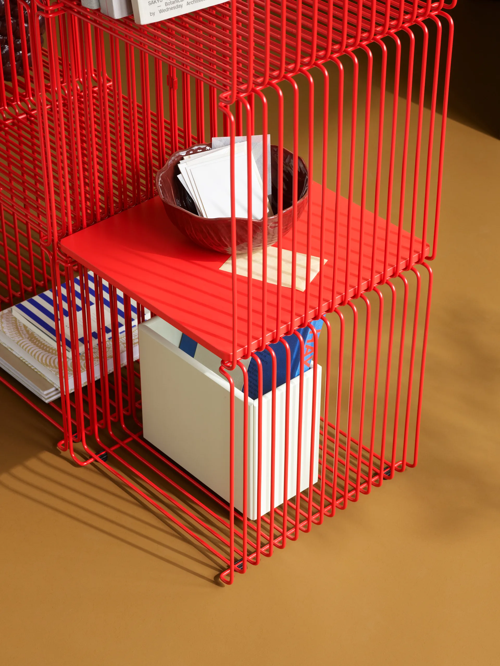 Panton Wire Regalbrett 33 x 34,8cm, Rosehip Montana