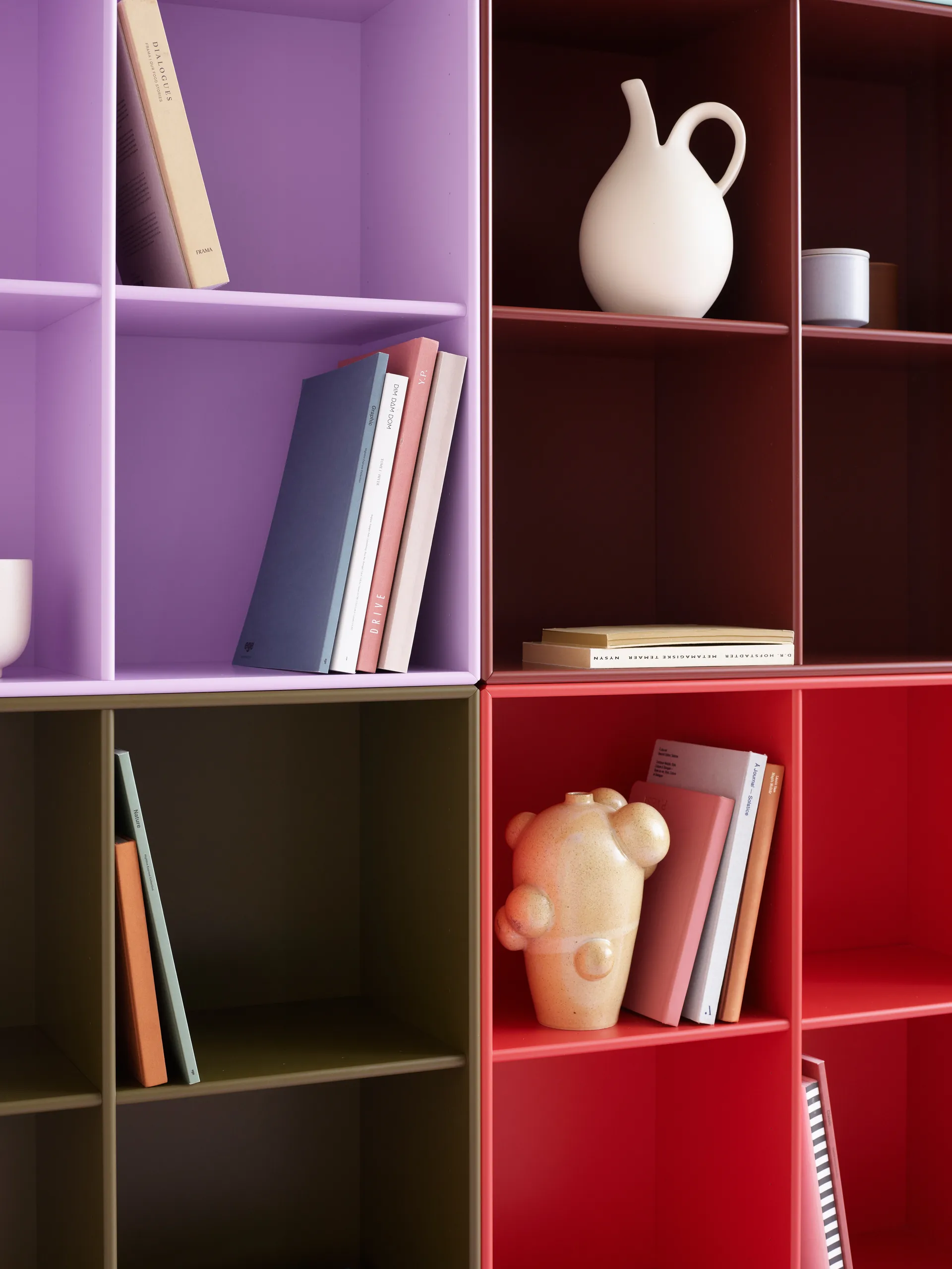 SHOW Regal 69,6 x 69,6cm, Sockel 7cm, 164-Iris Montana