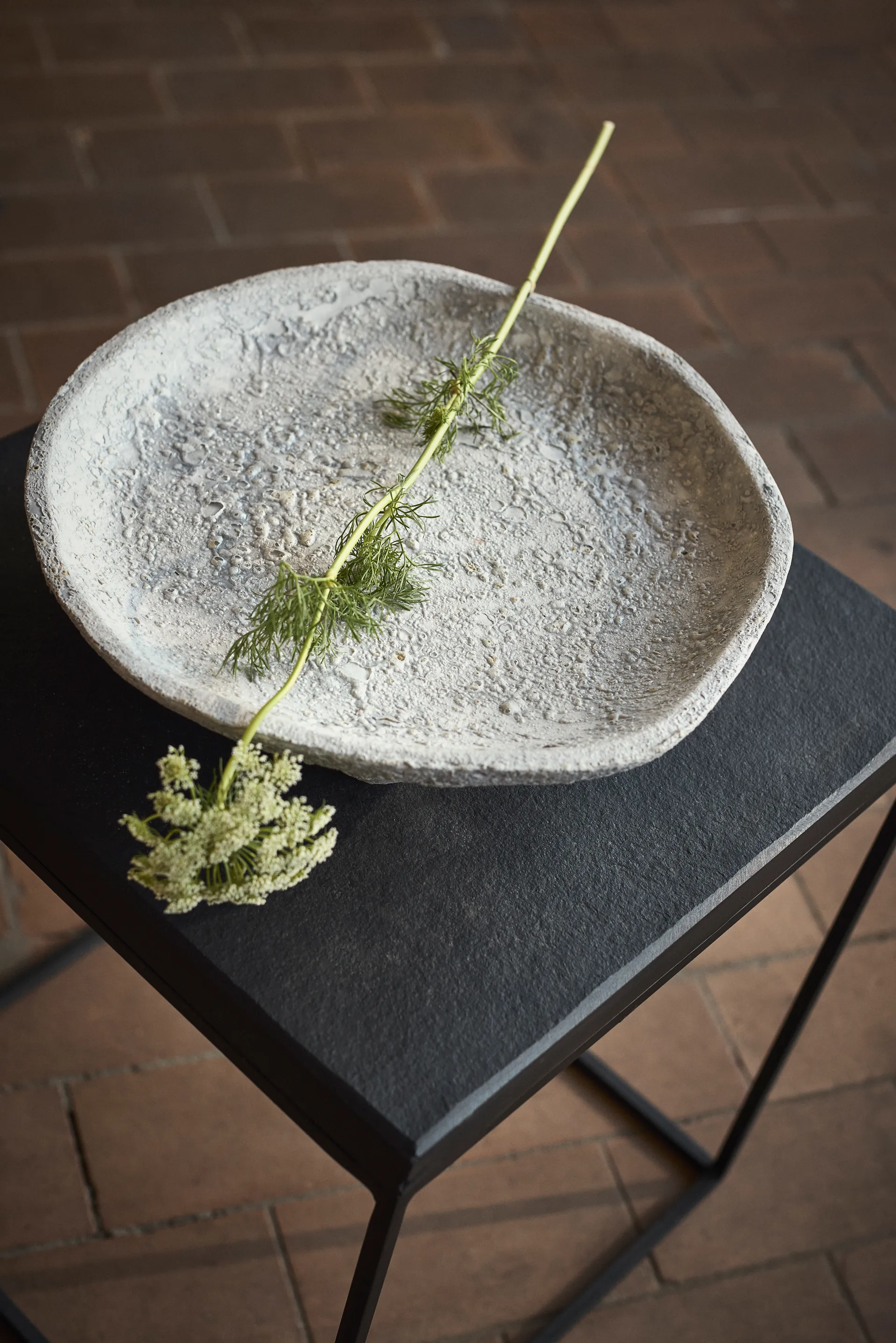 Luna Tablett, Grey, Ø34x8 cm MUUBS