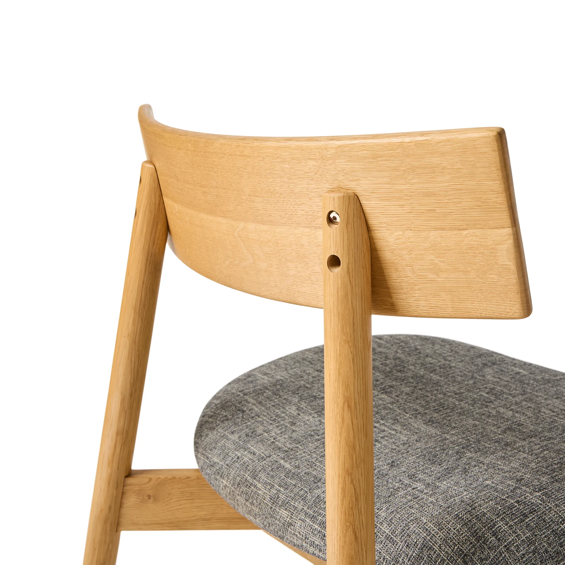 Tetra Lounge Chair, Betonfarbenes Gewebe-naturgeölte Eiche MUUBS