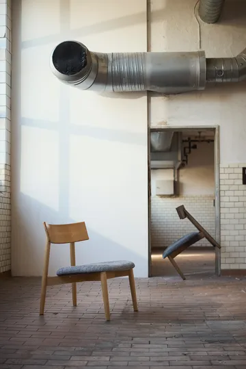 Tetra Lounge Chair - Betonfarbenes Gewebe-naturgeölte Eiche - MUUBS