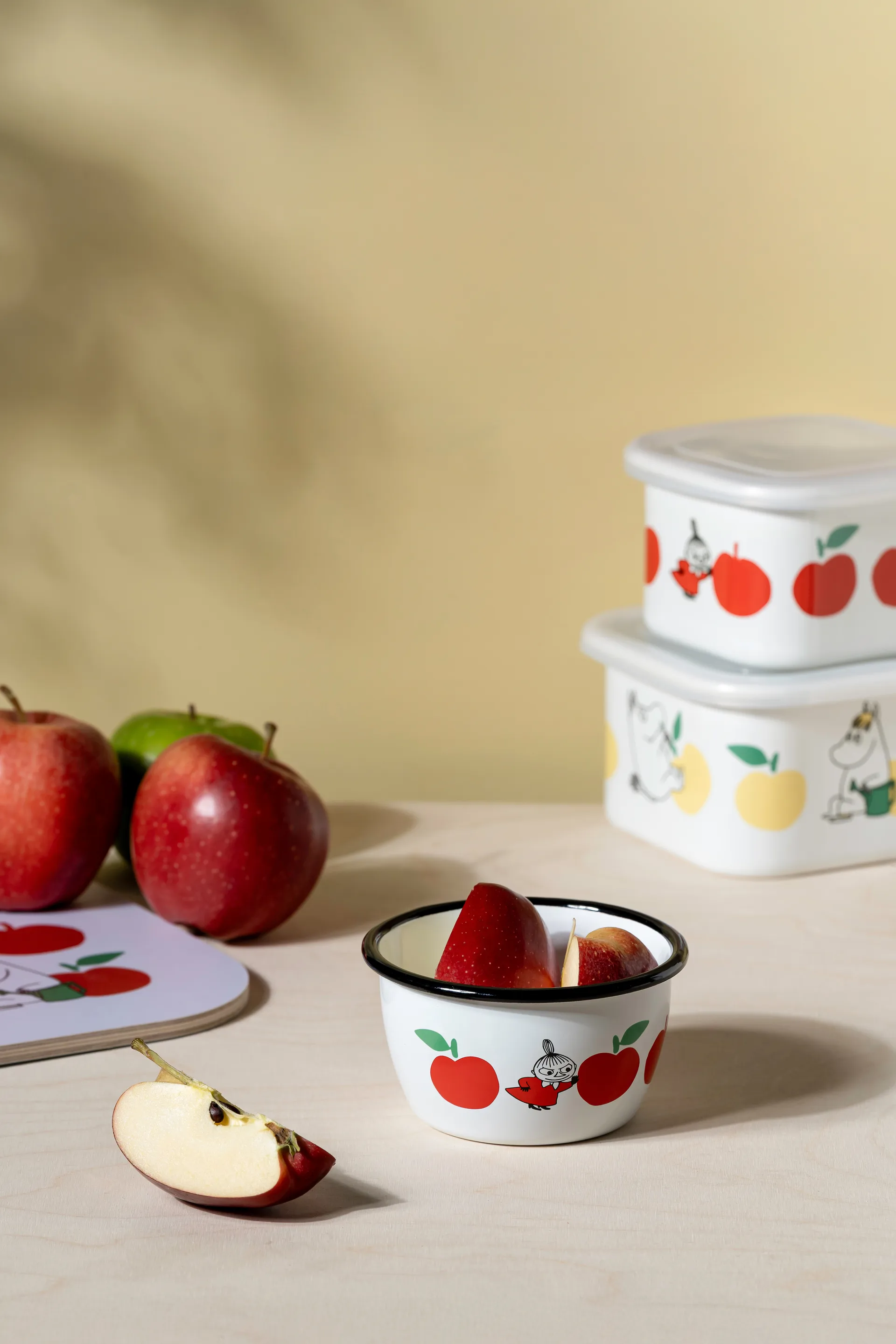 Mumin Emaille-Schale 30 cl, Joyfull Apples-röd Muurla