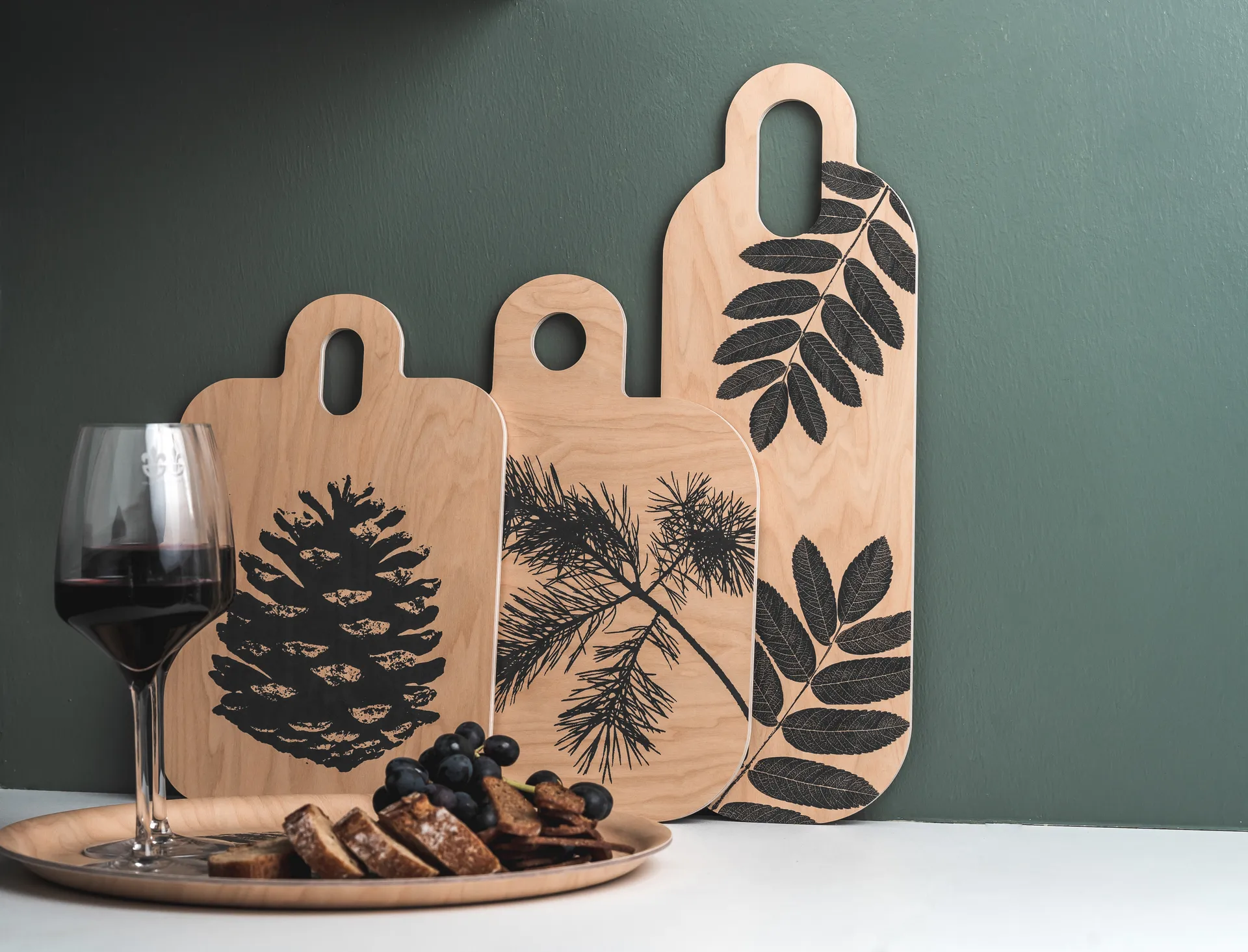 Nordic Chop & Serve Tablett 21 x 31cm, The Pine Cone-The Birch Leaf Muurla