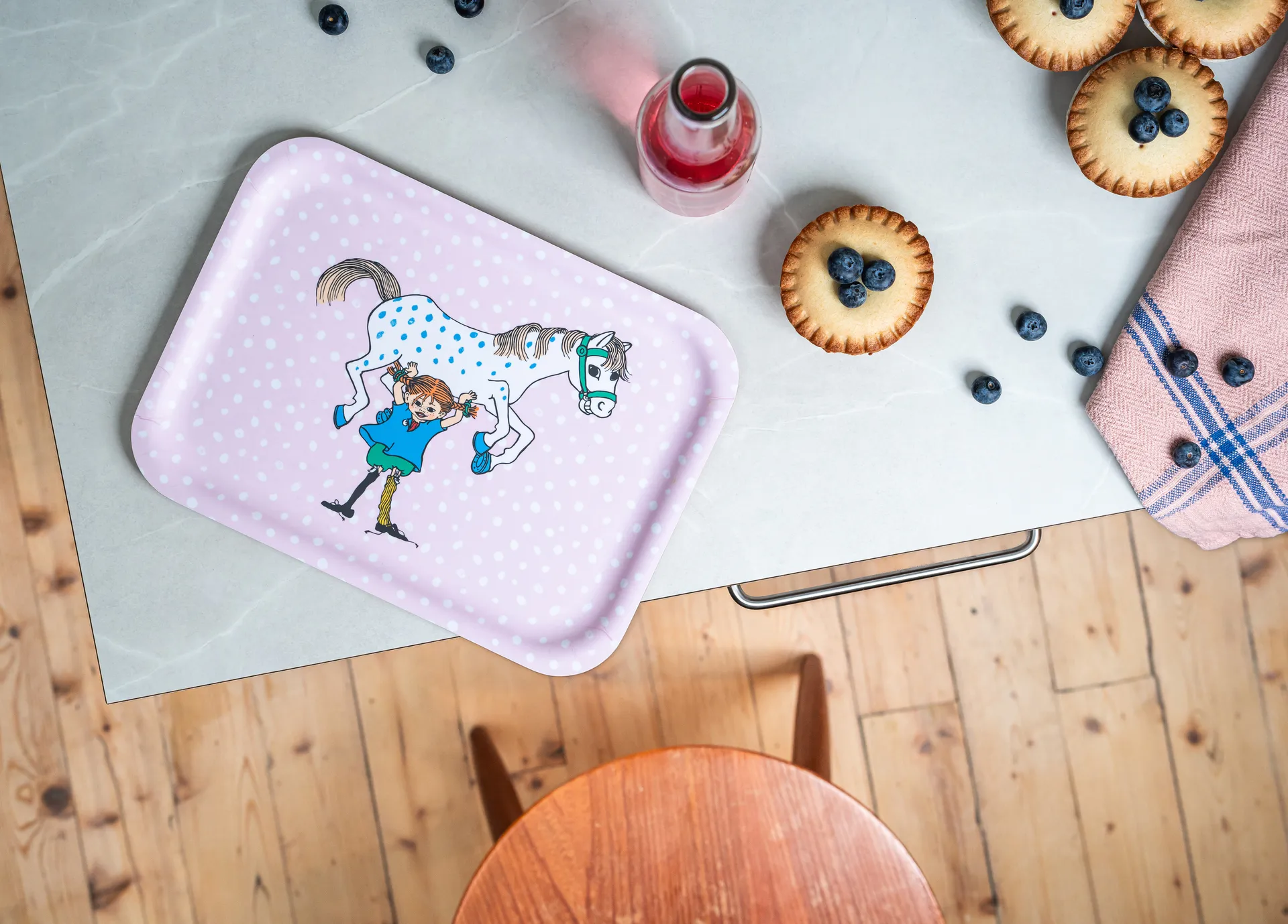 Pippi Tablett 20x27 cm, Pippi and the Horse Muurla