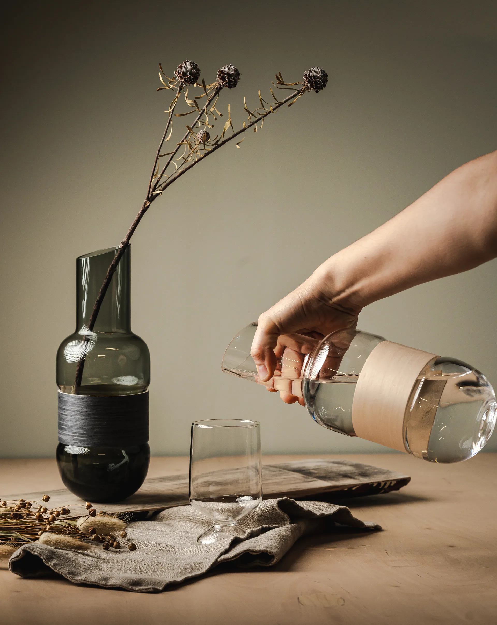 Veneer Karaffe 1 L, Grau-kolschwarz Muurla