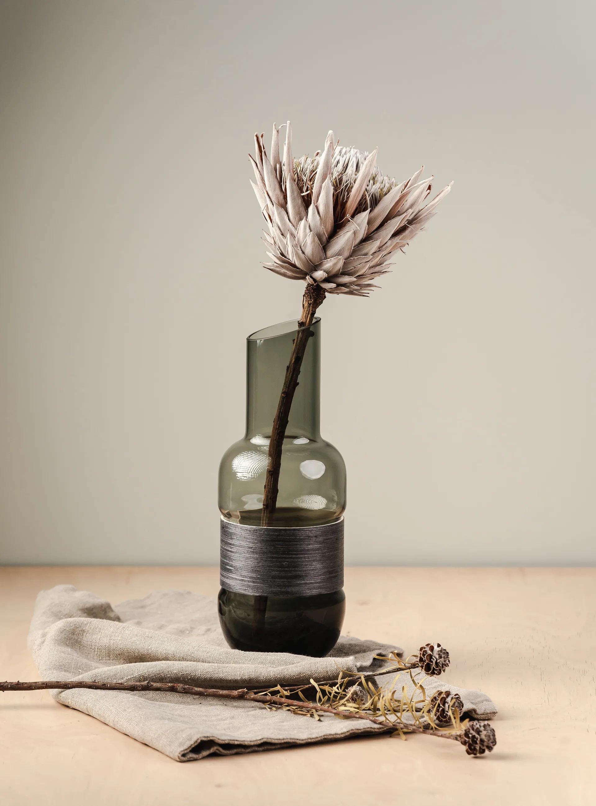 Veneer Karaffe 1 L, Grau-kolschwarz Muurla