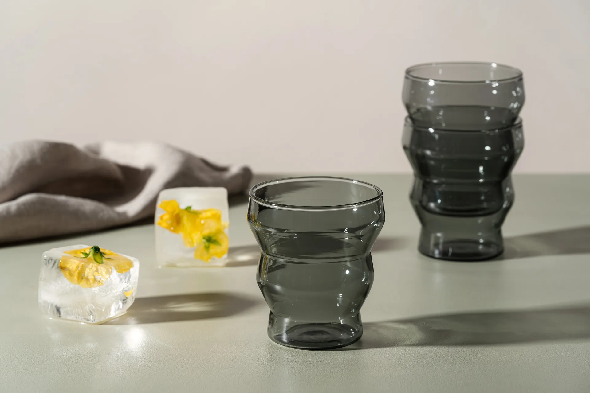 Waves Trinkglas 30 cl, Grau Muurla