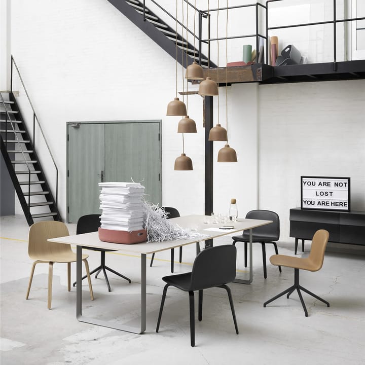 70/70 Esstisch 255 x 108cm - Black linoleum-Plywood-Sand - Muuto