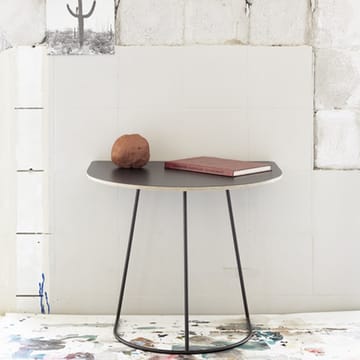 Airy Beistelltisch half size - Plum nanolaminate - Muuto