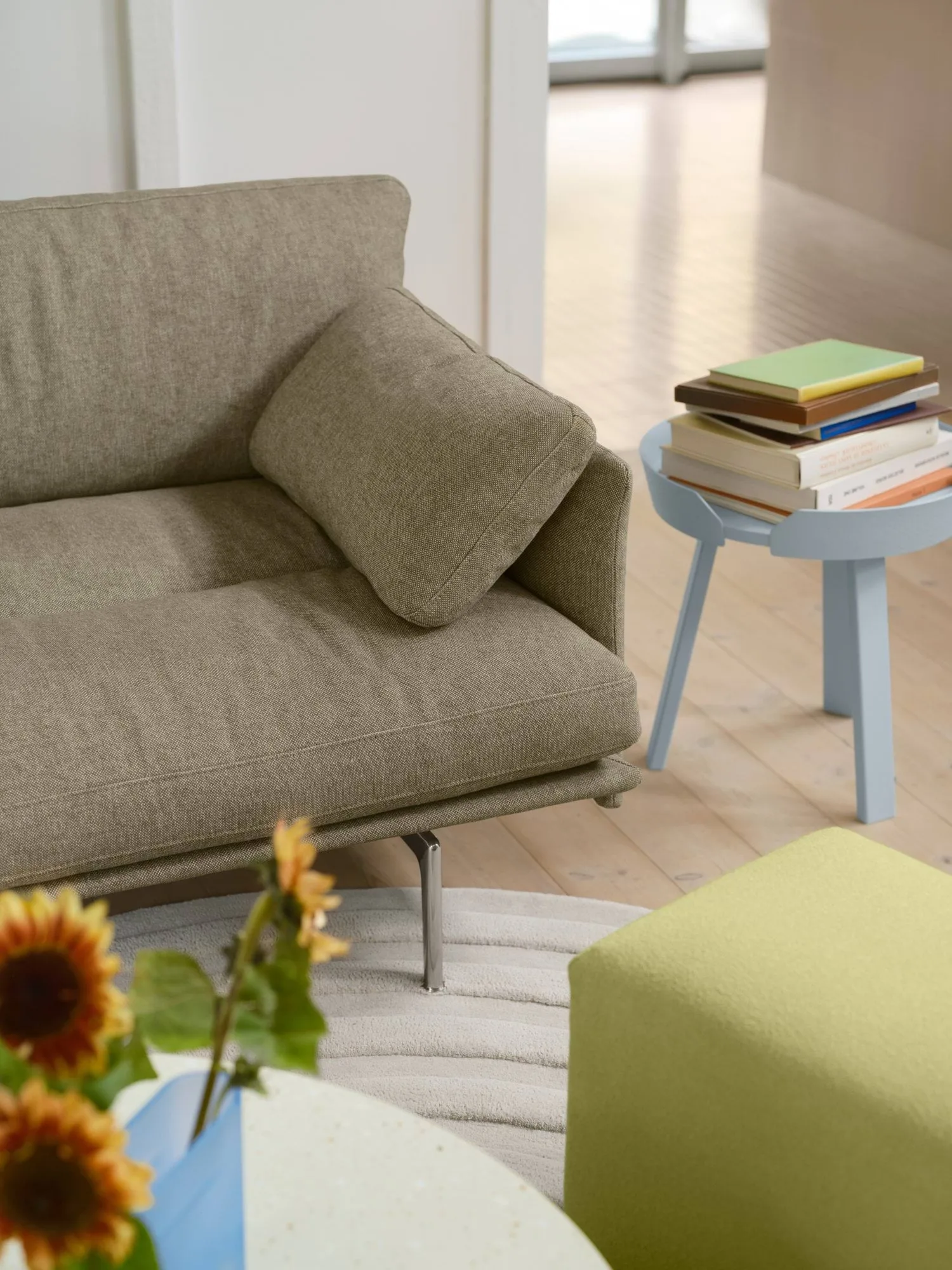 Around Beistelltisch klein, Light blue Muuto