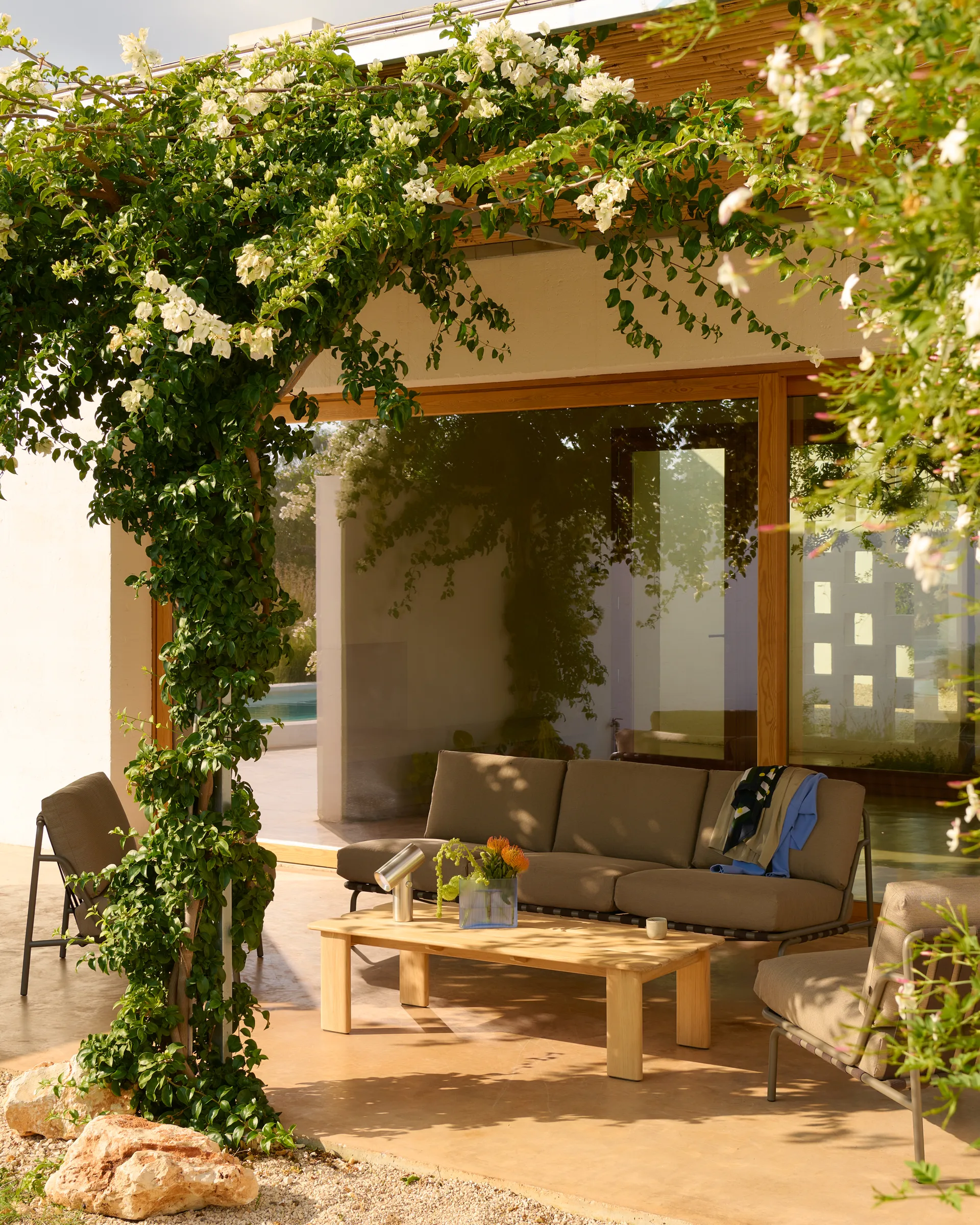 Assemble Couchtisch, Teak, 135x55 cm Muuto