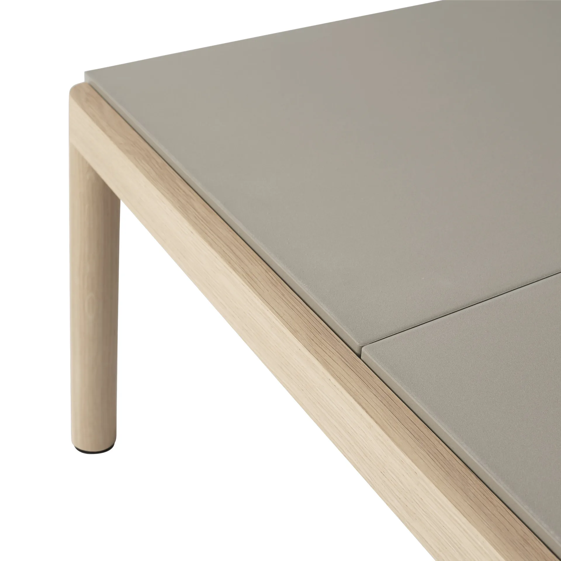Couple 2 Plain Beistelltisch 80 x 84 x 40cm, Taupe-oak Muuto