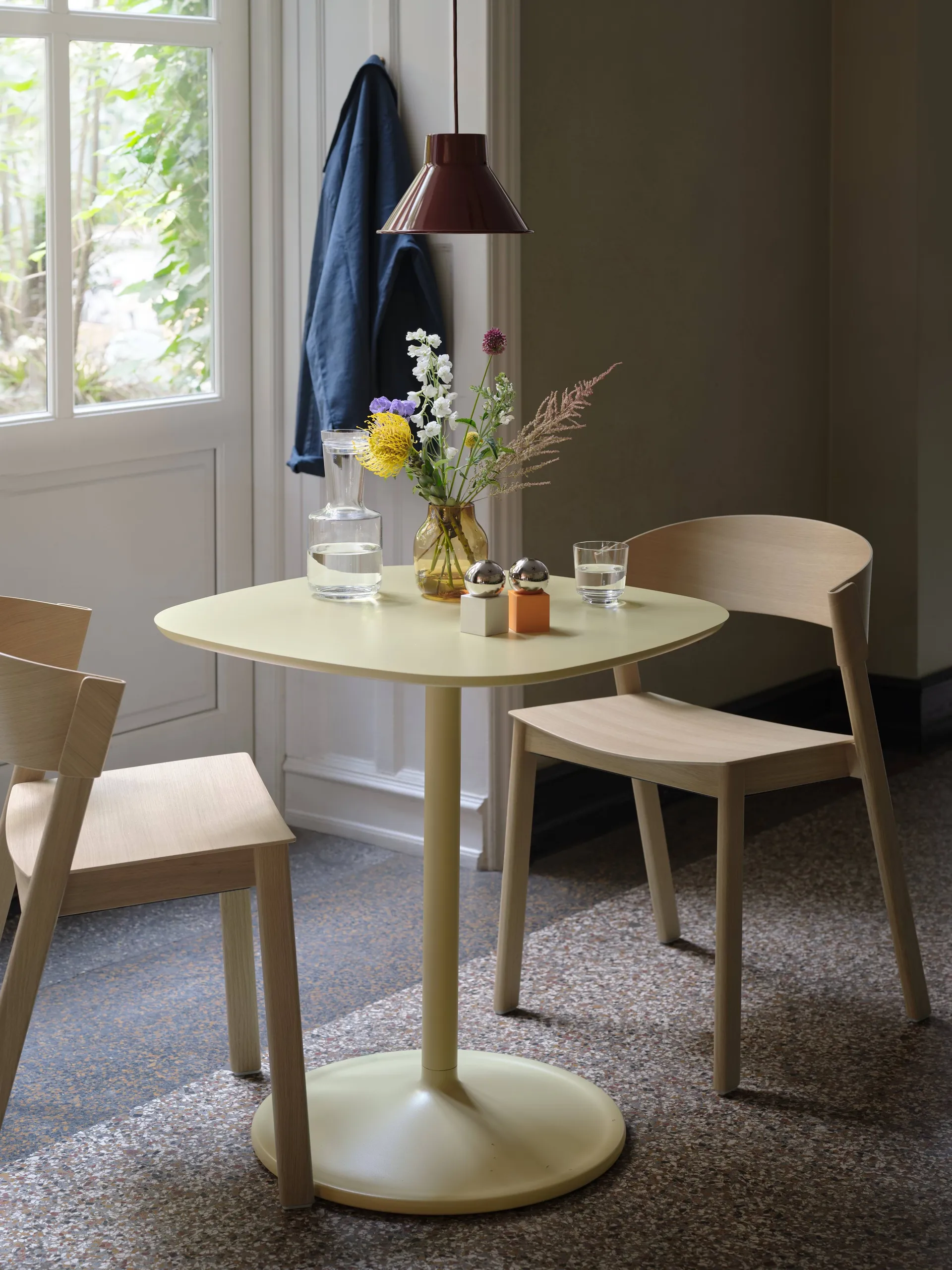 Cover Side Chair leather, Konjak-Eiche Muuto
