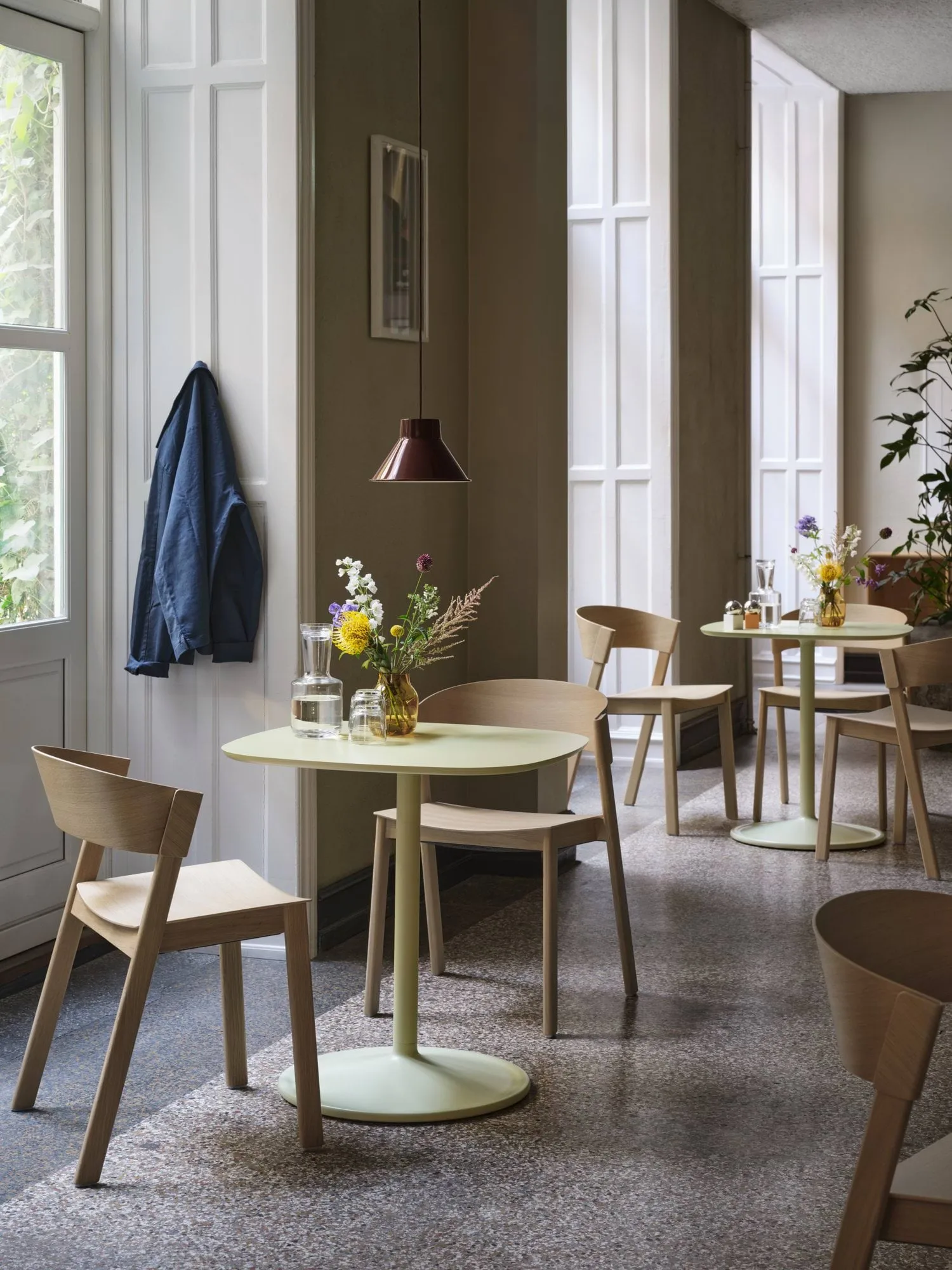Cover Side Chair leather, Konjak-Eiche Muuto