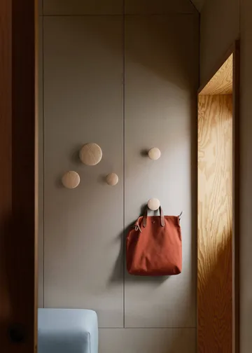 Dots Wandhaken 5er Set - Eiche natur - Muuto