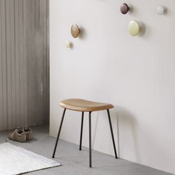 Fiber Hocker - White, Weißes Stahlgestell - Muuto