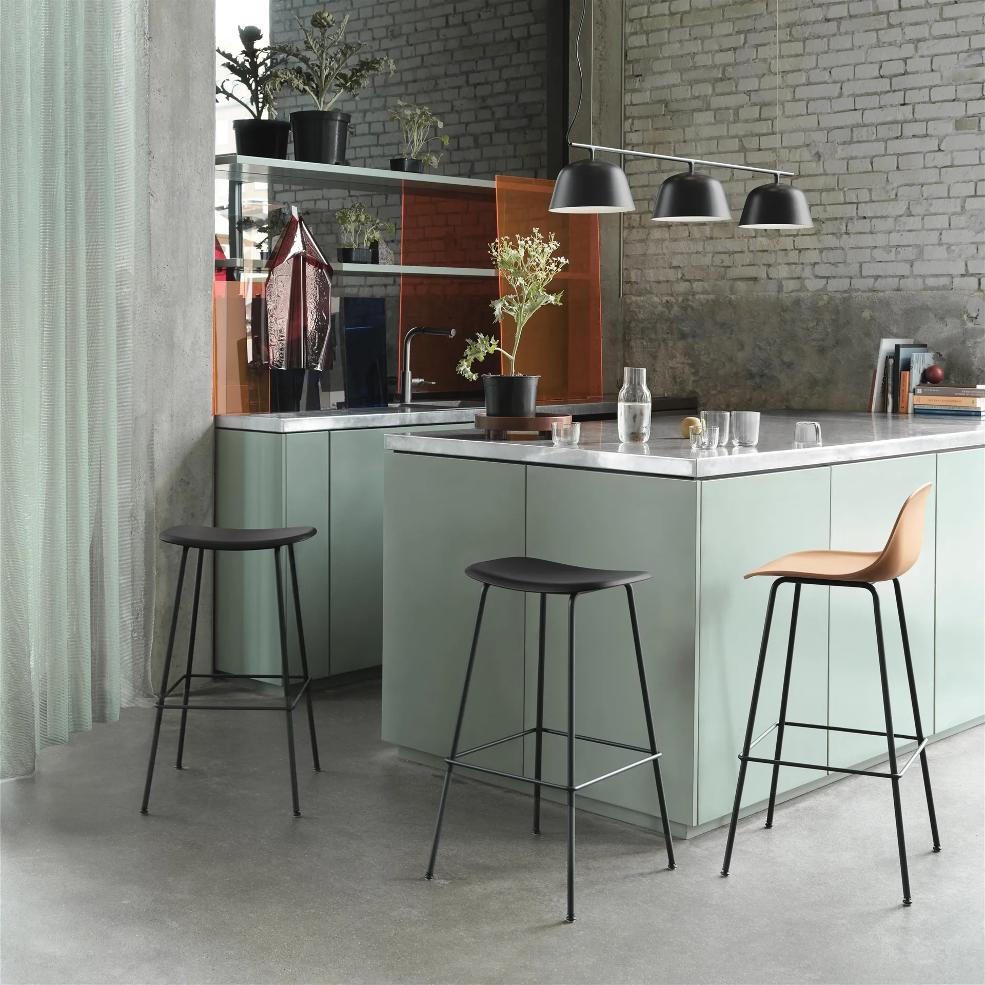 Fiber Tube Barstuhl 75cm, Schwarz Muuto