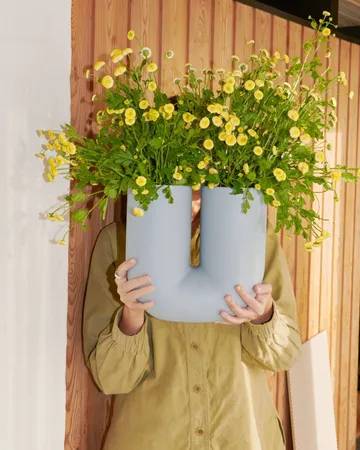 Kink Vase 26 cm - Hellblau - Muuto