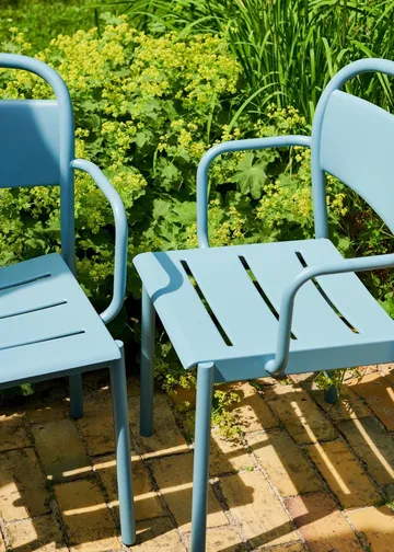 Linear steel armchair Armstuhl - Pale blue - Muuto