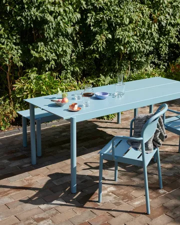 Linear steel armchair Armstuhl - Pale blue - Muuto