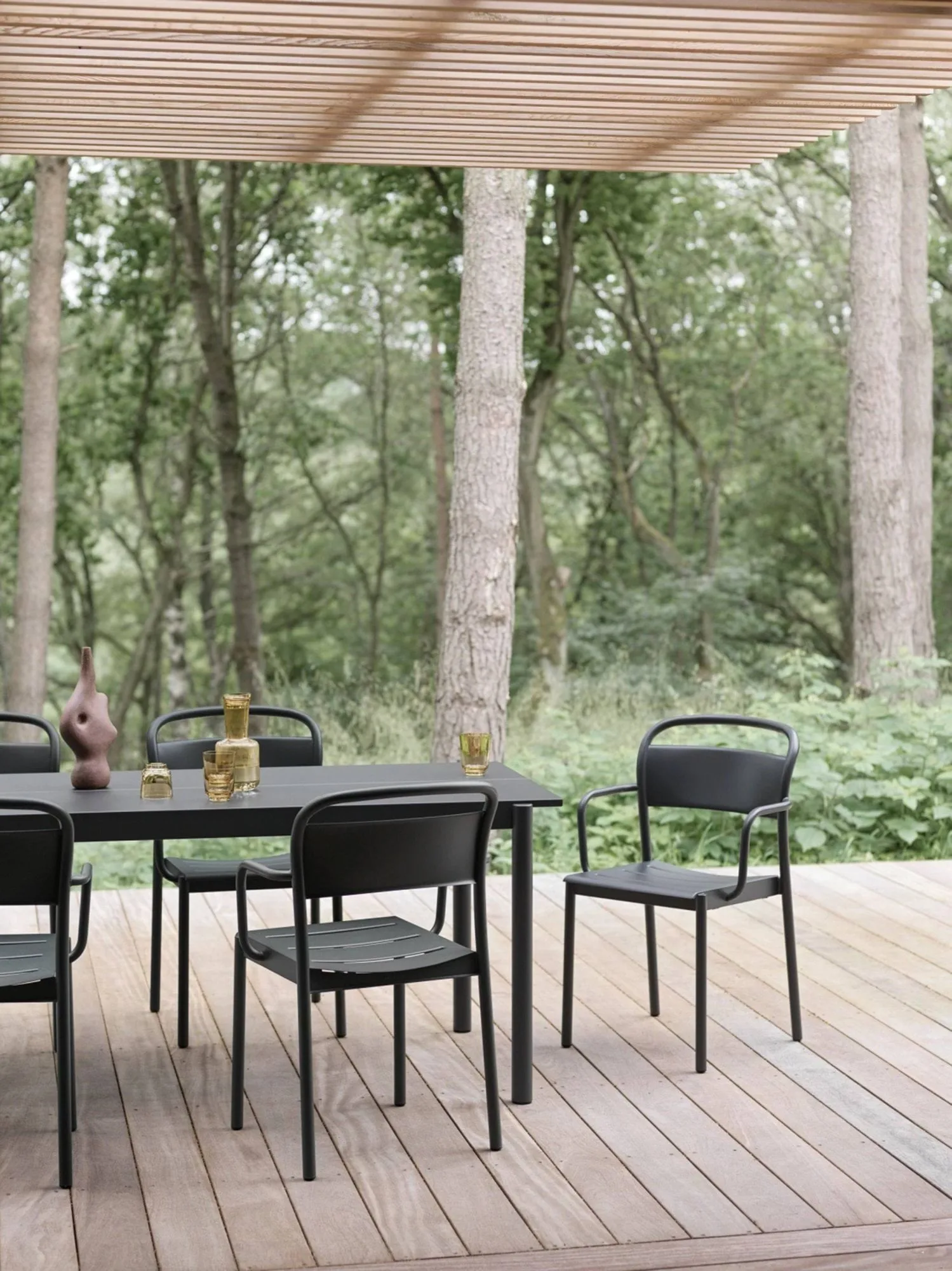 Linear steel table Tisch 220 x 90cm, Black (RAL 7021) Muuto