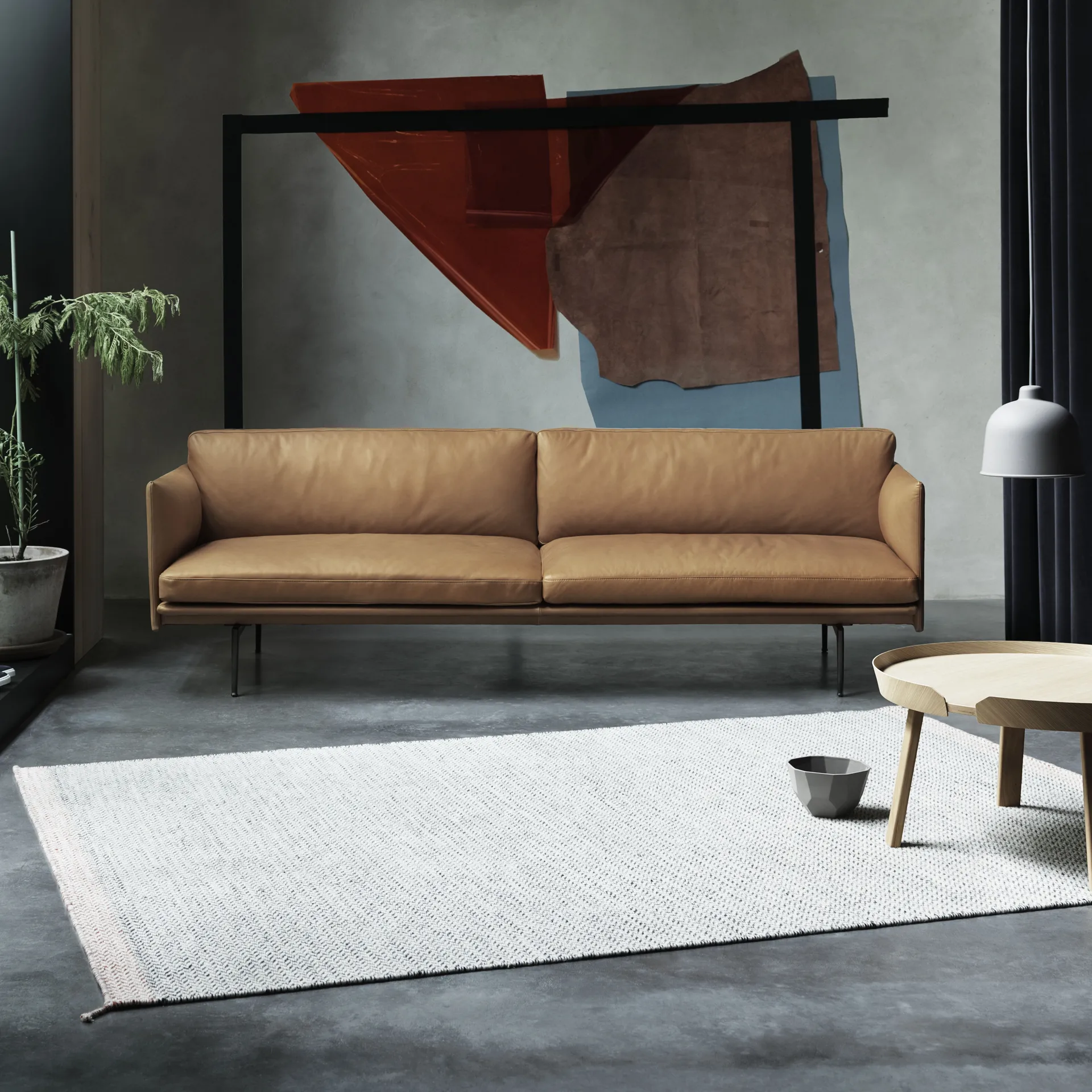 Outline Sofa 3-Sitzer Leder, Cognac-Schwarze Beine Muuto