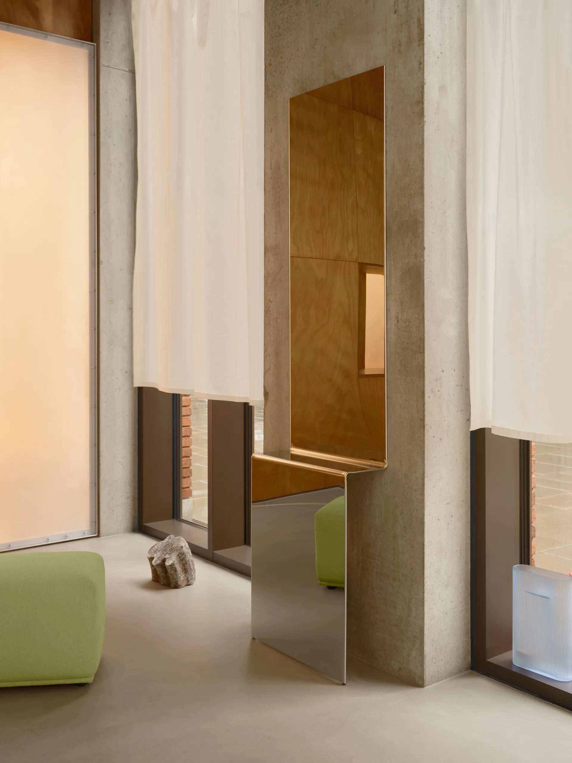 Pleat Wandspiegel, Polierter Stahl, 227x57 cm Muuto