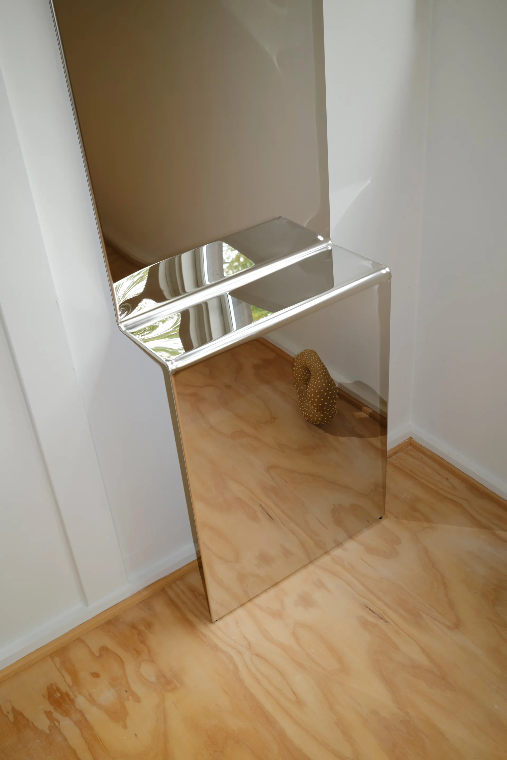 Pleat Wandspiegel, Polierter Stahl, 227x57 cm Muuto