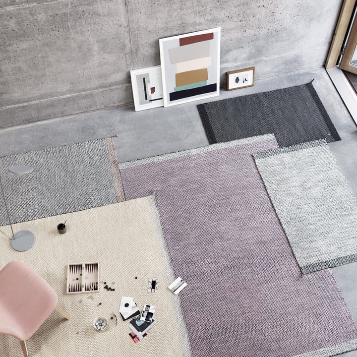 Ply Wollteppich 85 x 140cm, Schwarz-weiß Muuto