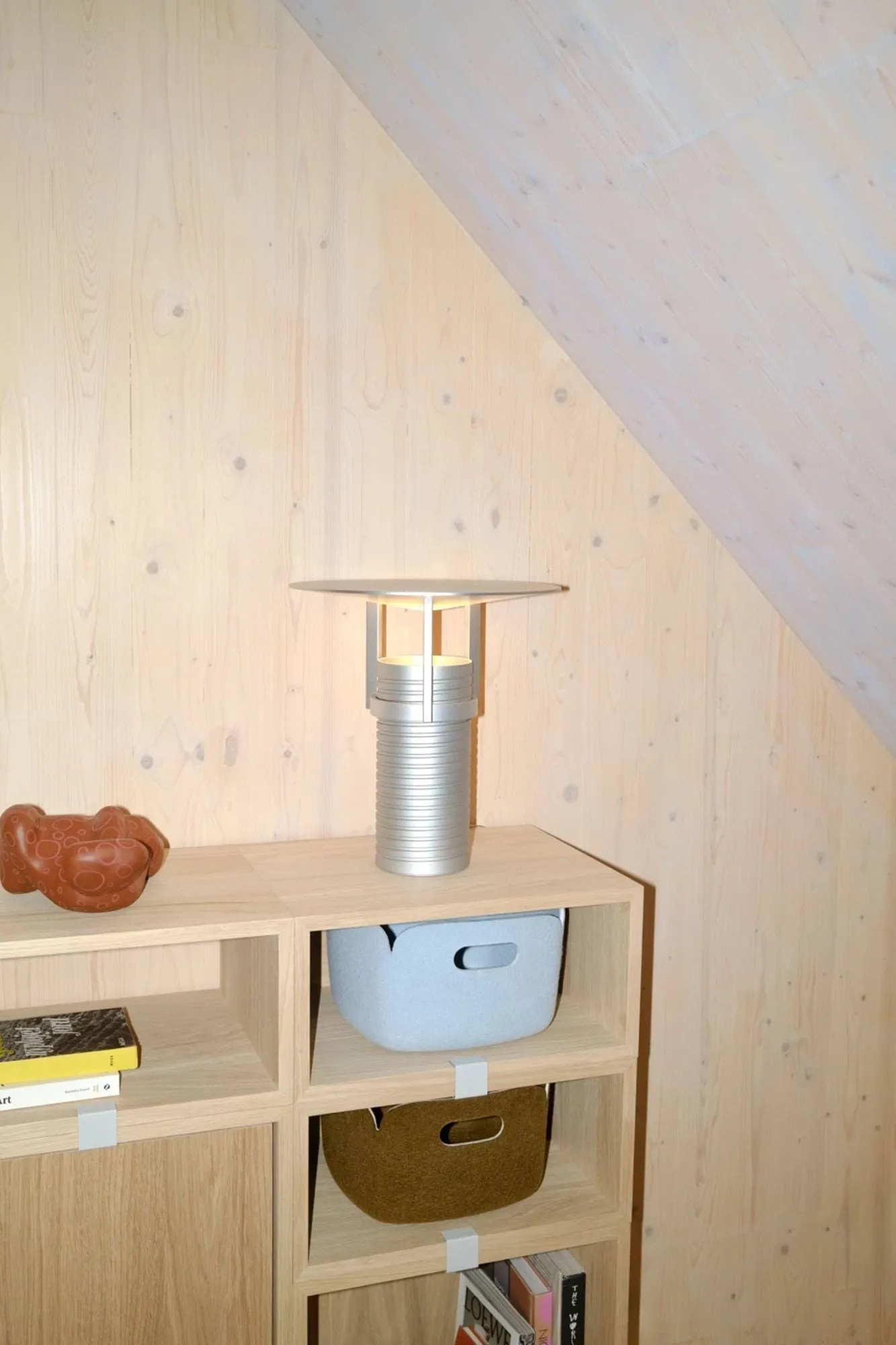 Stacked 2.0 Regalsystem mit Rückenplatte, medium, Eiche Muuto