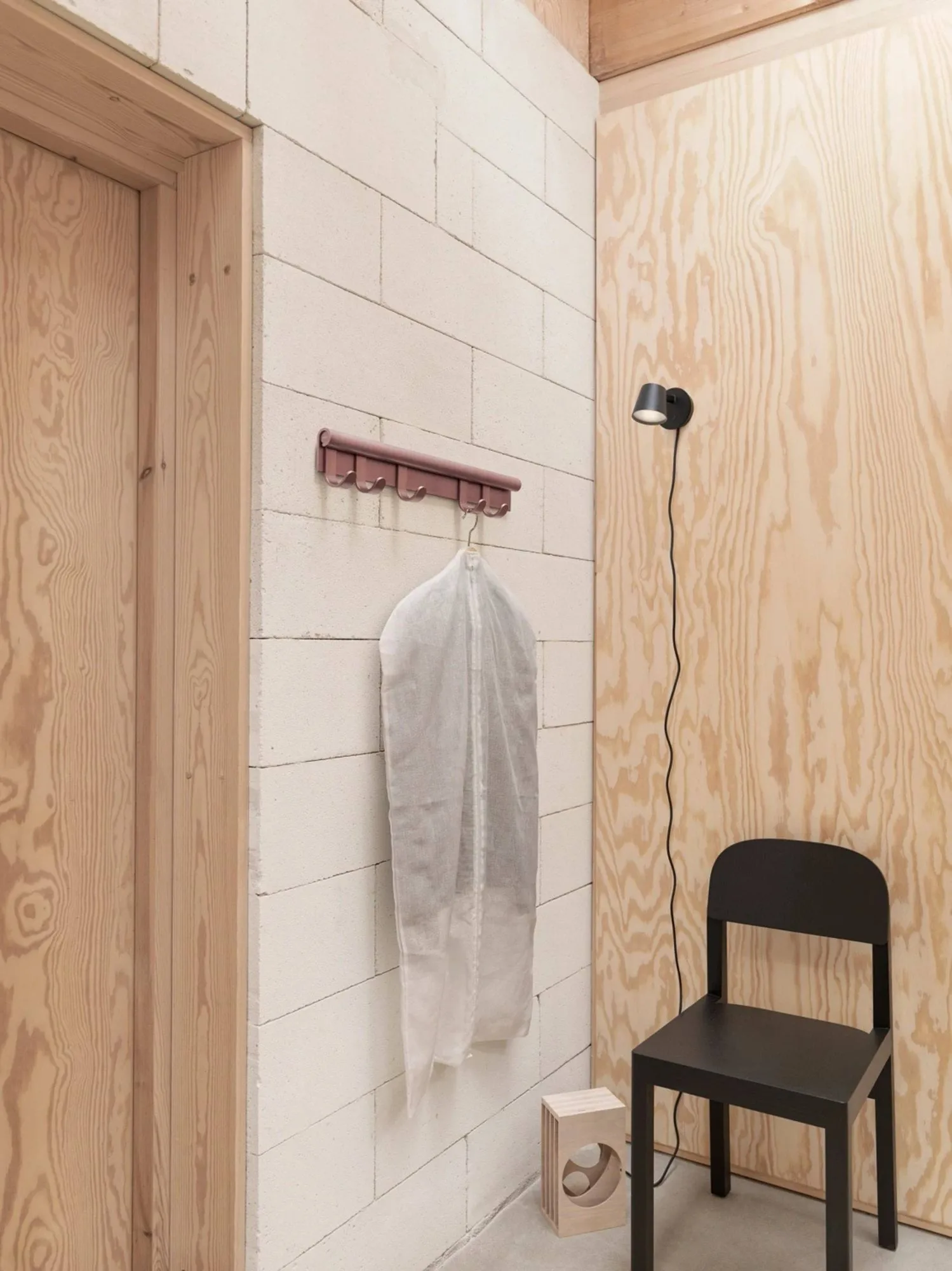 Tip Wandleuchte, Black Muuto