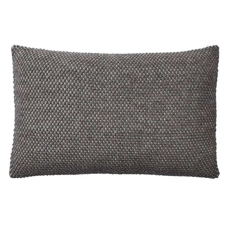Twine Kissen 50 x 80cm, Dark grey Muuto