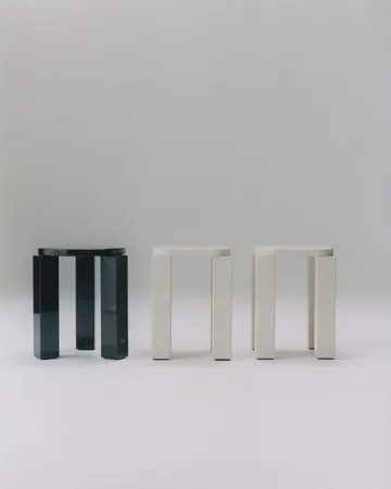 Atlas Hocker - Creme - New Works