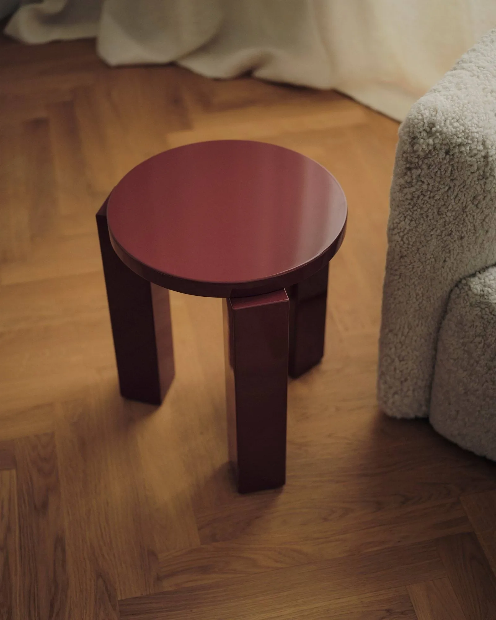 Atlas runder Hocker, Burgundy, Ø36x44 cm New Works