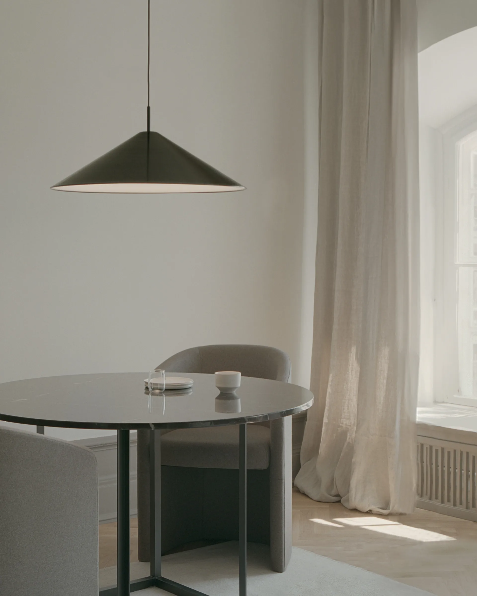 Brolly Pendelleuchte Ø70 cm, Anodized aluminium New Works