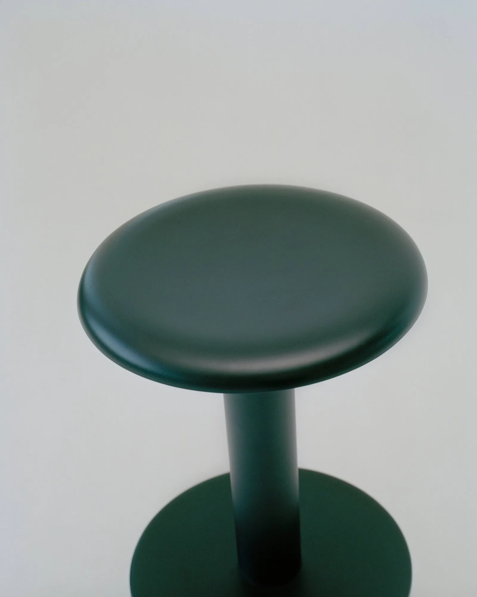Coupe Hocker, Black, Ø40x46 cm New Works